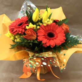 mazzo di fiori bouquet con rose, mimosa, gerbere e tulipani 2