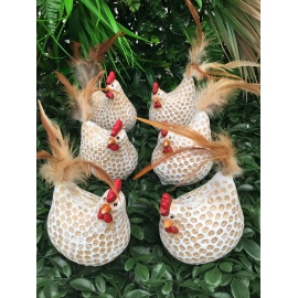 GALLINA IN TERRACOTTA CON CODA DI PIUME H.21 CM ASSORTITA