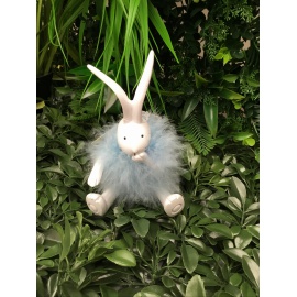 CONIGLIETTO IN TERRACOTTA BIANCA CON PIUME AZZURRE H.15 CM 2