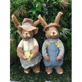 CONIGLIO IN PAGLIA CON SALOPETTE E CAPPELLO H.78 CM 2