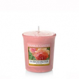 YANKEE CANDLE DRENCHED APRICOT 