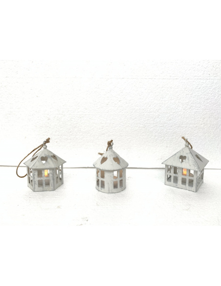 Lanterna Casetta in Metallo Bianco 9Cm Assortite Lanterna Casetta in Metallo Bianco 9Cm Assortite