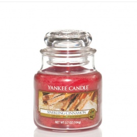 YANKEE CANDLE RED APPLE WREATH