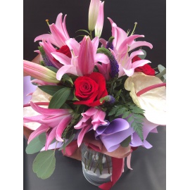 MAZZO DI FIORI PRIMAVERA CON LILIUM E ROSE 2