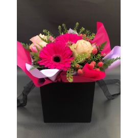 MAZZO DI FIORI CON BOX NERA 2
