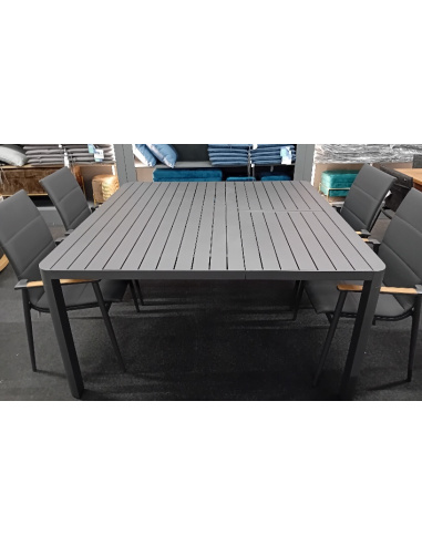 TAVOLO QUADRATO MISANO